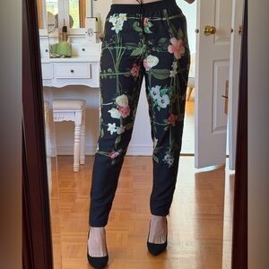 Floral Print Black Slim Ankle Pants
